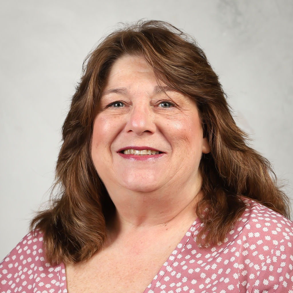 Ms Darlene