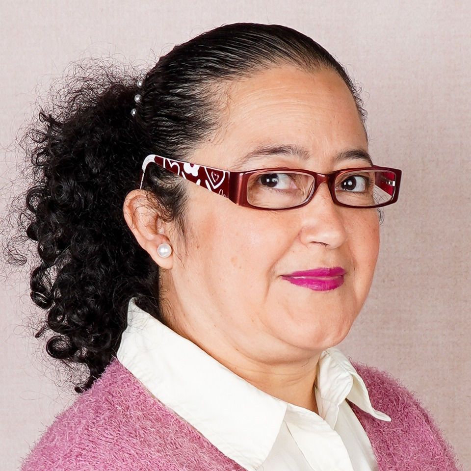 Ms Damaris